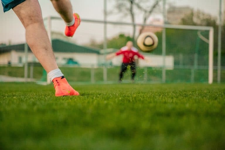 Découvrez comment gagner de la crypto avec les jeux de type Football fantasy